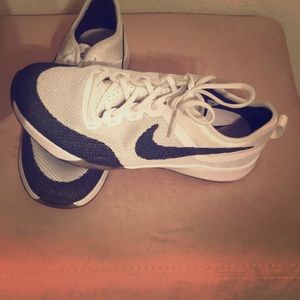Nike Zoom tennis shoes